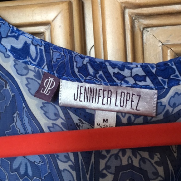 Jennifer Lopez Pretty flutter sleeves top NWOT Medium - Picture 4 of 5